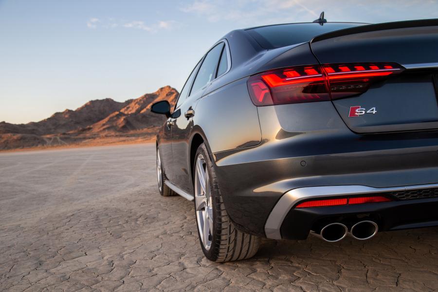 Детали экстерьера Audi S4 Sedan TFSI (B9) 2020 года  (NA) (фото 4 из 54)